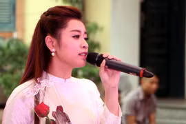 Sao Mai Thu Hằng hát đến khản tiếng trong phòng bệnh