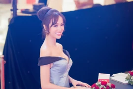 "Nghẹt thở" trước vẻ đẹp gợi cảm của "nàng Quyên" Vũ Ngọc Anh