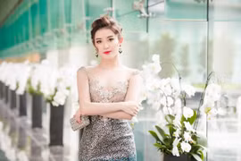 Á hậu Huyền My diện đầm đuôi cá quyến rũ, khoe vòng một đầy gợi cảm