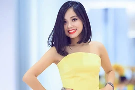 Hoàng Quyên đồng hành cùng dàn Sao Mai biểu diễn tại bệnh viện