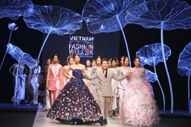 Hoàng Minh Hà giới thiệu bộ sưu tập lấy cảm hứng từ... người yêu