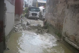 Trạm trộn bê-tông bẩn thỉu tại Vĩnh Tuy