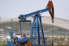 Các nước ngoài OPEC chấp nhận giảm sản lượng khai thác dầu