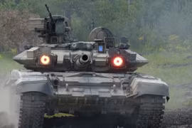 Nga nâng cấp khả năng ngắm bắn và kiểm soát hỏa lực của T-72, T-90