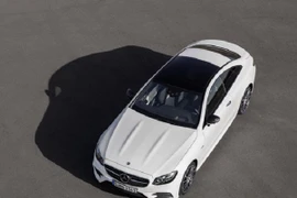 Mercedes-Benz ra mắt phiên bản đặc biệt E-Class Coupe Edition 1