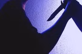 Nam thanh niên 17 tuổi tự thú sau khi đâm mẹ nhiều nhát