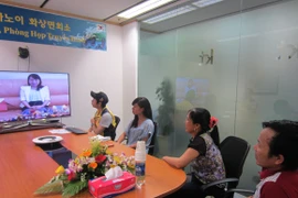 Giao lưu trực tuyến giữa các cô dâu Việt Nam tại Hàn Quốc và gia đình