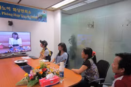 Giao lưu trực tuyến giữa các cô dâu Việt Nam tại Hàn Quốc và gia đình