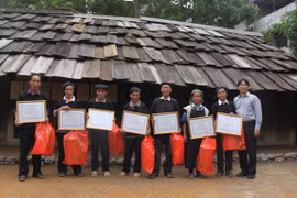 Gặp gỡ, giao lưu với đồng bào Mông ngay giữa Thủ đô Hà Nội