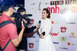 Tú Vi xinh đẹp ra mắt phim do mình đóng vai chính 