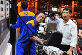 Xăng tăng giá thêm hơn 600 đồng/lít