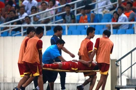 Học trò xuất viện, HLV Miura thở phào!