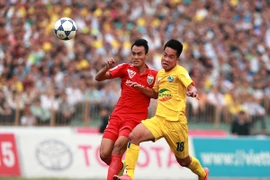 Thanh Hóa hú vía thoát thua Bình Dương trên sân nhà