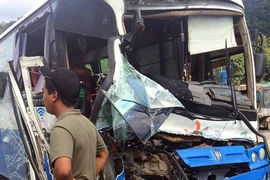 Vụ cứu xe khách mất phanh khi đổ đèo: Đề nghị khen thưởng tài xế xe tải dũng cảm