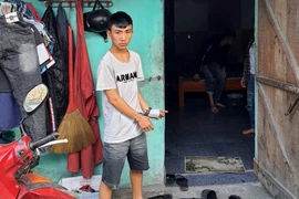 Bắt đối tượng truy nã khi đang "cày" game ở quán Internet