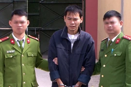 Lên cửa khẩu mua ma túy vừa về sử dụng và bán kiếm lời 