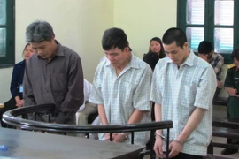 Con rể giúp bố vợ đòi nợ bằng dao