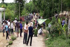 Bố đẻ chém con 8 tuổi tử vong