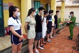 Quán karaoke NewStar vẫn lén hoạt động, nhiều khách sử dụng ma tuý