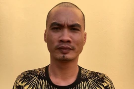 Mượn xe và điện thoại người quen đi bán và cầm cố rồi bỏ trốn