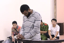 Xách hộ... ma túy vào Việt Nam!