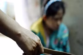 Chém vợ, con và anh em họ rồi đến bệnh viện nhảy 'lầu' tự tử