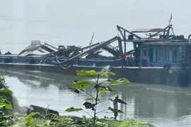 Khởi tố 4 đối tượng khai thác cát trái phép trên sông Đà 