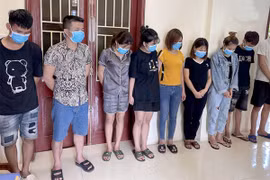 Tạm giữ chủ quán Karaoke Lộc Căng bắt giữ người trái pháp luật