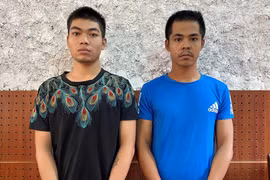 Tranh thủ trộm cắp trên đường đi "ship" vịt quay cho khách 