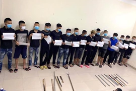 Hàng chục thanh niên mang hung khí hẹn gặp nhau để giải quyết mâu thuẫn