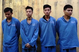 Triệt phá nhóm bảo kê, cưỡng đoạt tiền ở bến xe Nam Thăng Long