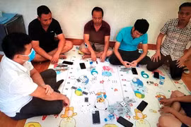 Ôm hàng trăm triệu đồng vào nhà nghỉ đánh bạc