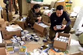 Bắt giam 2 đối tượng sản xuất thuốc chữa bệnh và thực phẩm chức năng giả