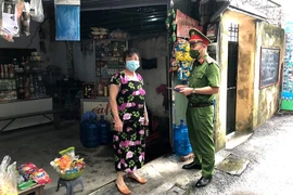 Cửa hàng kinh doanh ăn uống tại Hà Nội: Đa phần tuân thủ phòng dịch, có nơi cố tình vi phạm