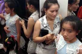 Khách hàng hốt hoảng, nhân viên phục vụ vẫn cứ... từ từ! 