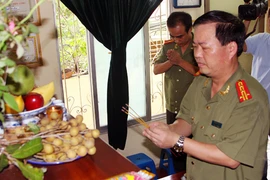 Công an TP Hà Nội tri ân những người có công với cách mạng