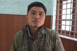 Dùng súng tự chế truy sát người khác vì nghĩ bị bắt… mất hồn!