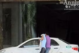 Vờ bắt xe taxi rồi... cướp!