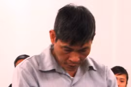 Đi buôn hàng giả, lĩnh án thật