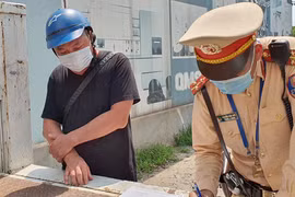 Uống bia với bạn hàng rồi lái xe, bị phạt 7 triệu đồng 