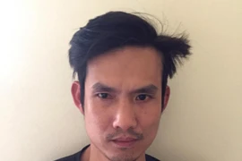 Ngáo đá, cầm dao doạ giết bố 