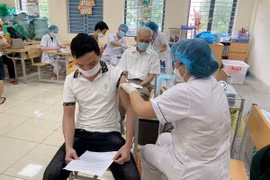 Quận Ba Đình: Triển khai 129 điểm xét nghiệm diện rộng, 8 điểm tiêm chủng vaccine Covid-19