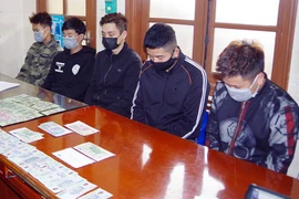 Triệt phá ổ nhóm đánh bạc trong quán cà phê