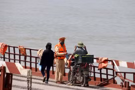 Phòng, chống dịch Covid-19 trên các tuyến sông chảy qua địa bàn Thủ đô