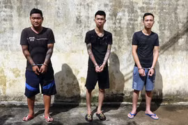 Lái xe câu kết với phụ xe cướp tiền của khách