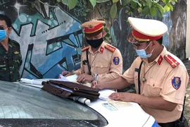 Hà Nội: “Trảm” xe quá tải trên Quốc lộ 6 và đường Hồ Chí Minh