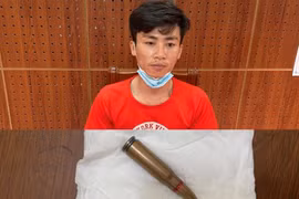 "Tặng" hàng xóm viên đạn cùng bức thư đe doạ giết người để trong thùng cattong