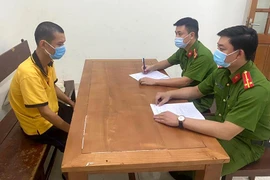 Vận động thành công đối tượng truy nã ra đầu thú