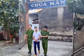 Trộm tiền nhà chùa, gửi ngân hàng để tiêu dần