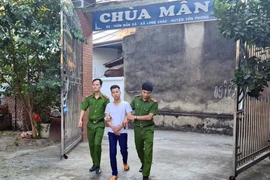 Trộm tiền nhà chùa, gửi ngân hàng để tiêu dần